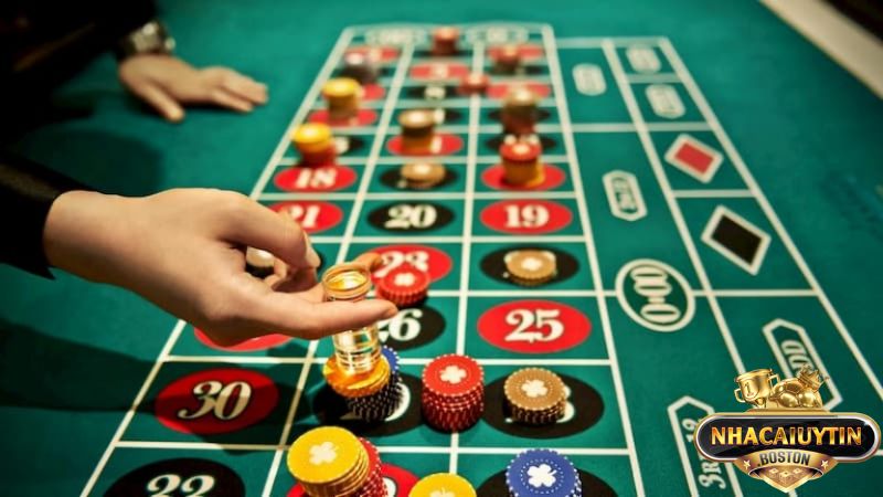 Dealer là gì? Vai trò và kỹ năng cần thiết trong casino Thắc mắc Dealer là gì xuất hiện khá thường xuyên